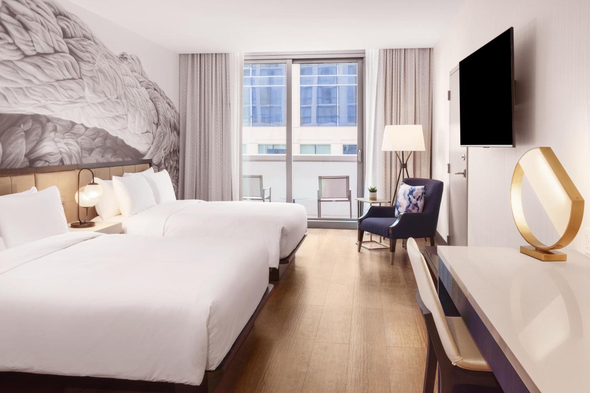 Queen Room with Two Queen Beds and Accessible Tub,1458661633:JPEG